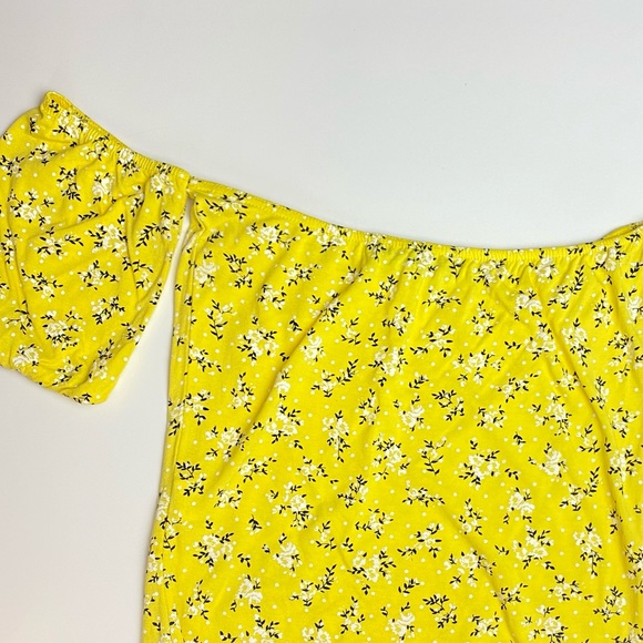 PrettyLittleThing Yellow Ditsy Floral Bardot Off Shoulder Top Shirr Blouse - Picture 9 of 10